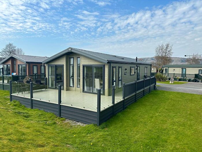 2 Bedroom Lodge For Sale In Levens, Lakesway Lodge Park, Levens, LA8