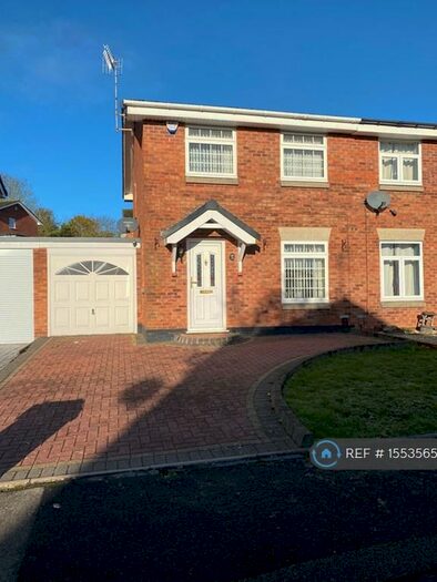 3 Bedroom Semi-Detached House To Rent In Lydney Close, Redditch, B98