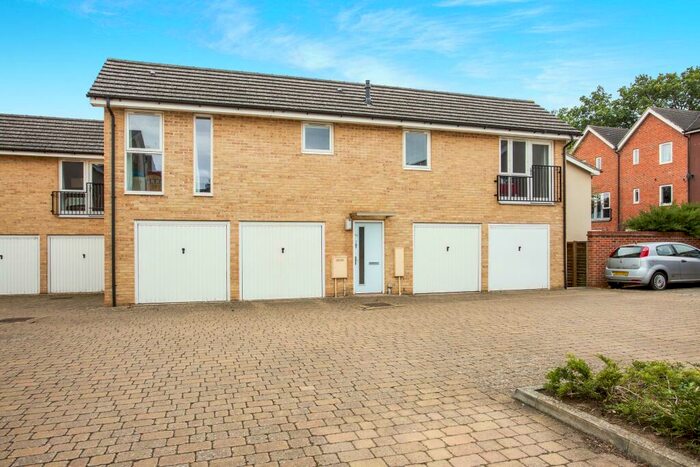 2 Bedroom Maisonette To Rent In Vulcan Drive, The Parks, Bracknell, RG12
