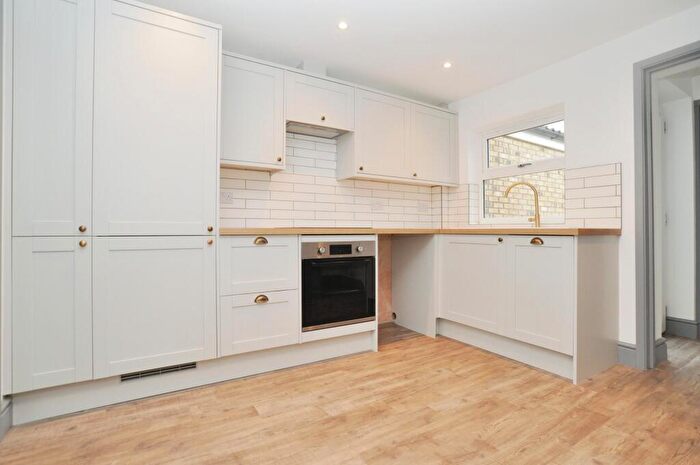 2 Bedroom Character Property To Rent In Hitchin Road, Arlesey, SG15