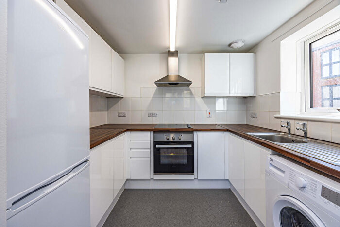 2 Bedroom Apartment To Rent In Chardlace Walk, Nottingham, Nottinghamshire, NG1