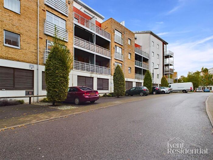 1 Bedroom Apartment To Rent In Kingfisher Meadow, Maidstone, ME16