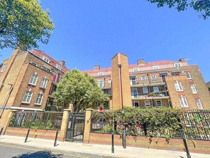 1 Bedroom Flat For Sale In Rollit House, Hornsey Road, N7
