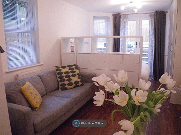 Studio To Rent In Waddon, Croydon, CR0