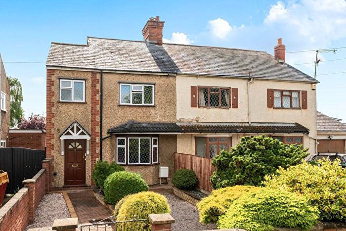 3 Bedroom Semi-Detached House For Sale In Bedford Road, Wilstead, MK45