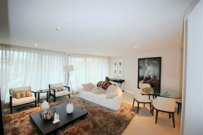 2 Bedroom Apartment For Sale In Bezier Apartments, City Road, Old Street, Shoreditch, London, EC1Y