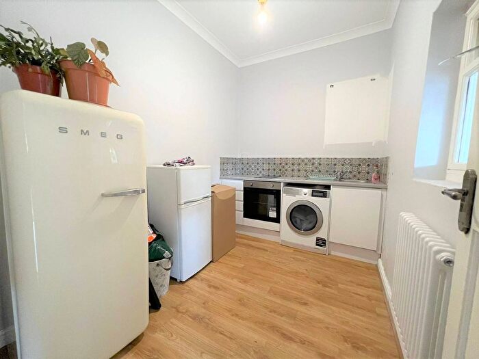 1 Bedroom Studio To Rent In Ilford, IG1