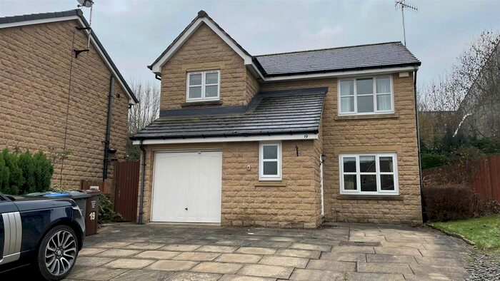 4 Bedroom Detached House To Rent In The Leavens, Apperley Bridge, Bradford, BD10