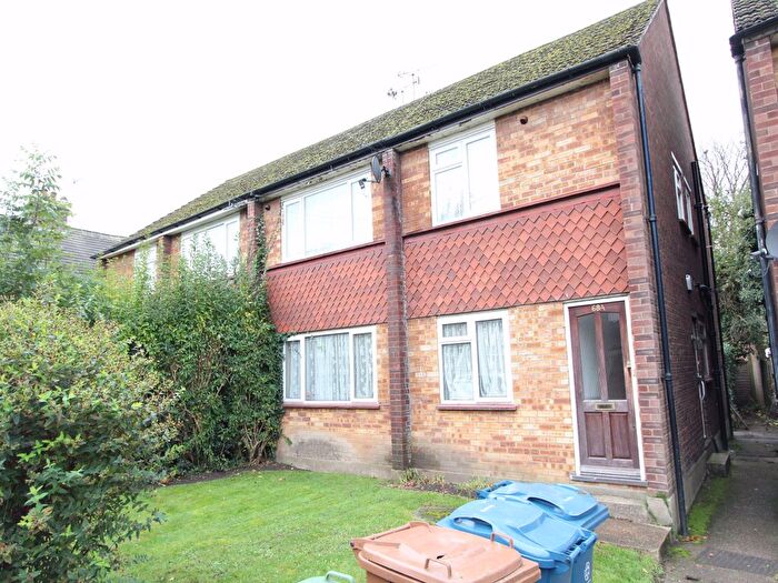 2 Bedroom Maisonette To Rent In Roxborough Road, Harrow, Middlesex, HA1