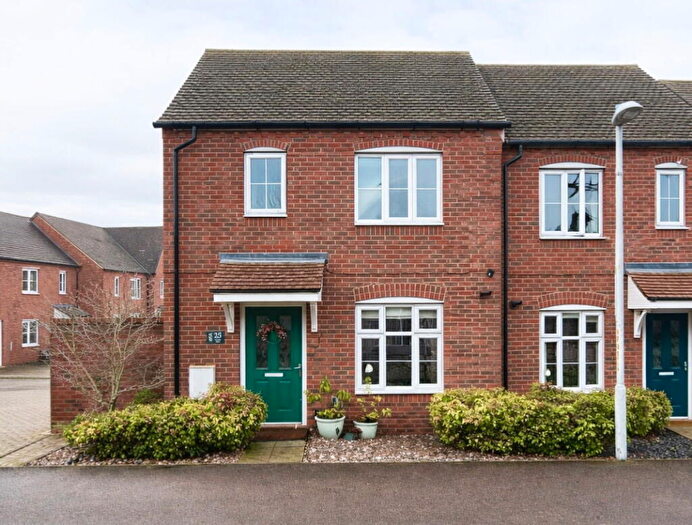 3 Bedroom Semi Detached House For Sale In East Hall Walk, Sittingbourne, ME10