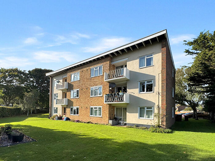2 Bedroom Apartment For Sale In Jupps Lane, Goring-by-sea, BN12