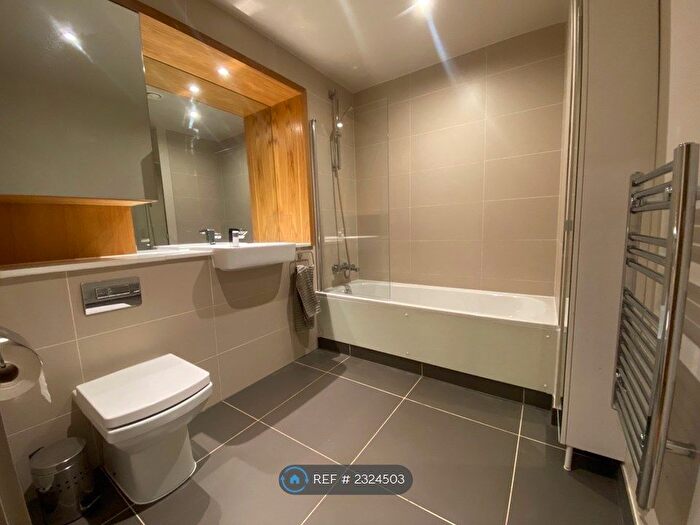 1 Bedroom Flat To Rent In The Crescent, London, SE8