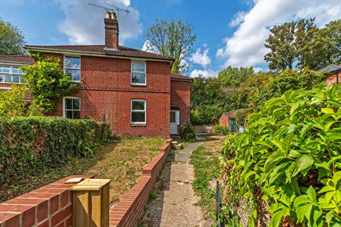 2 Bedroom Semi Detached House To Rent In Park View, Shawford, SO21