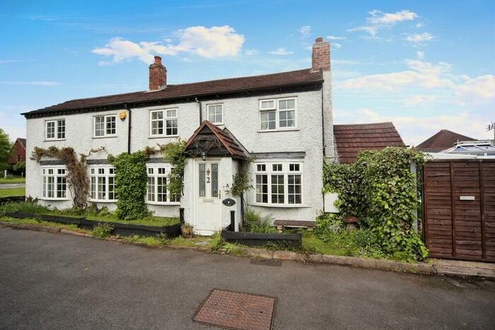 2 Bedroom Cottage For Sale In Station Road, Wythall, Birmingham, B47