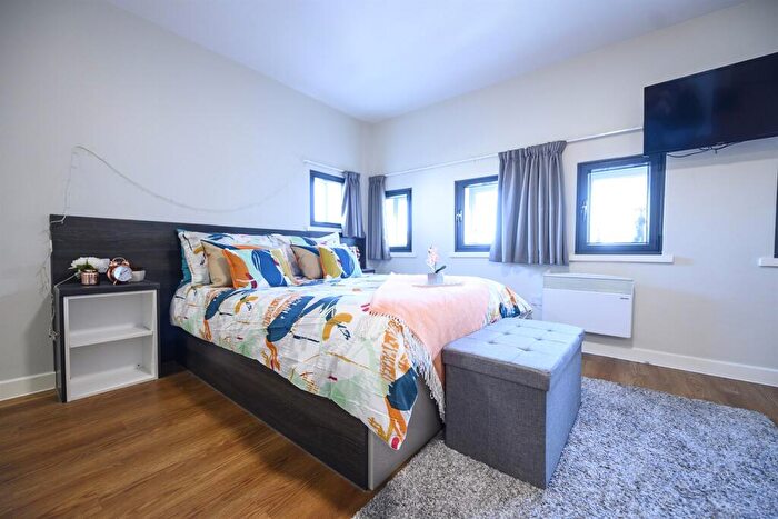 Studio To Rent In Bedroom Double Bed Deluxe Studio In St James Boulevard, Newcastle, NE1