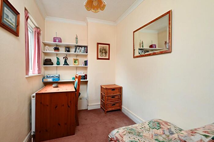 3 Bedroom Detached House For Sale In Windsor Road, Farnborough, GU14