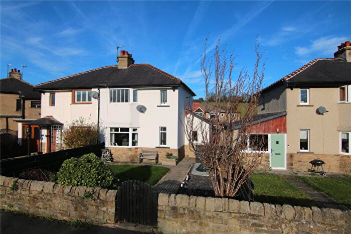 2 Bedroom Semi Detached House For Sale In Bridge End, Glusburn, BD20