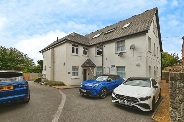 1 Bedroom Apartment For Sale In Pine Grove, Penenden Heath, Maidstone, ME14