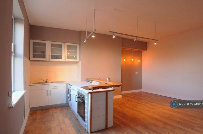 1 Bedroom Terraced House To Rent In Fountain Street, Morley, Leeds, LS27