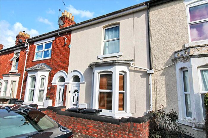 3 Bedroom Terraced House For Sale In Hythe Road, Old Town, Swindon, Wiltshire, SN1