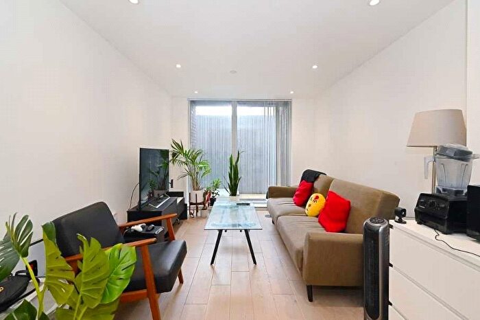 2 Bedroom Flat To Rent In Apex Court, Grange Walk, SE1