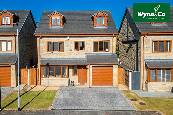 5 Bedroom Detached House For Sale In Woodland Garth, Rothwell, Leeds, LS26