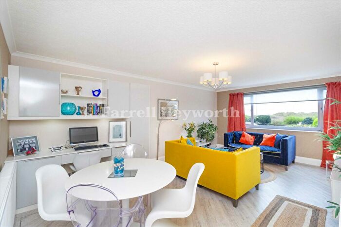1 Bedroom Flat For Sale In Flat, Pier Court, North Promenade, Lytham St. Annes, FY8