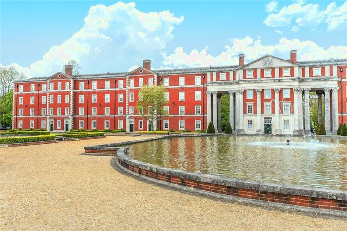 2 Bedroom Apartment To Rent In Peninsula Square, Winchester, Hampshire, SO23