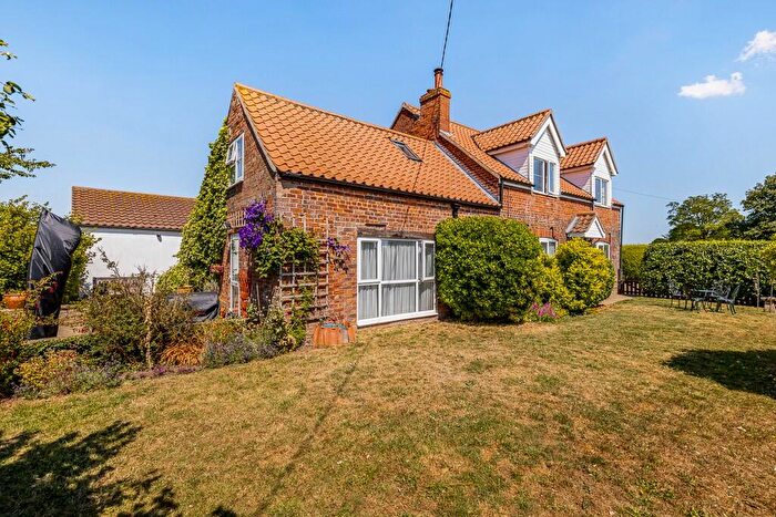4 Bedroom Detached House For Sale In Church End, Frampton, PE20