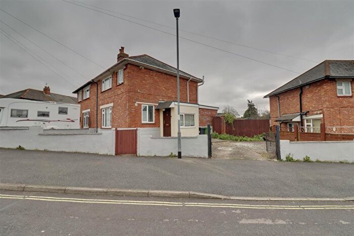 3 Bedroom Semi-Detached House For Sale In Deal Road, Portsmouth, PO6