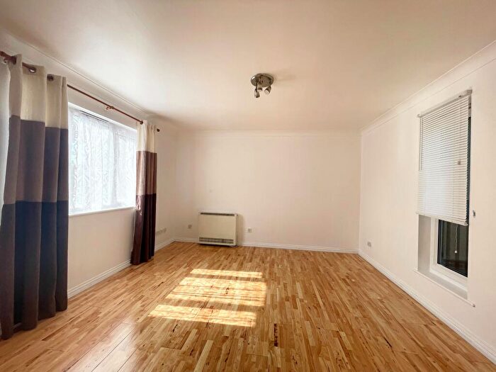 2 Bedroom Flat To Rent In Neptune Court, Barking, IG11