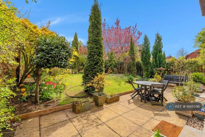 3 Bedroom Detached House To Rent In Guardwell Crescent, Edinburgh, EH17