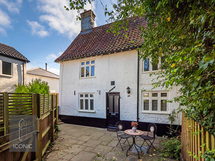 3 Bedroom Cottage For Sale In The Street, Old Costessey, Norwich, NR8