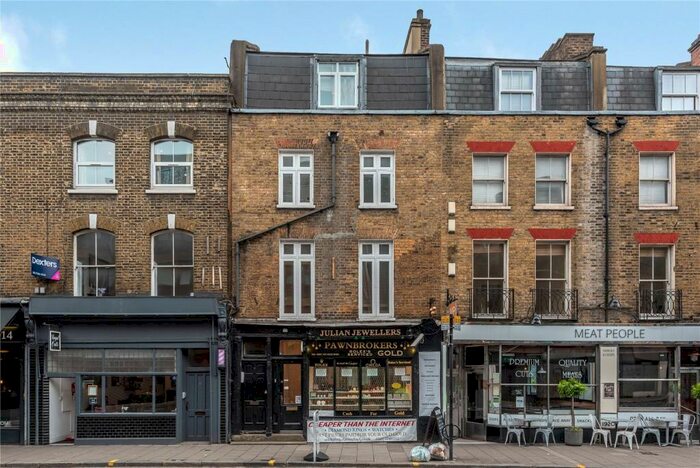 Studio To Rent In Essex Road, Islington, London, N1