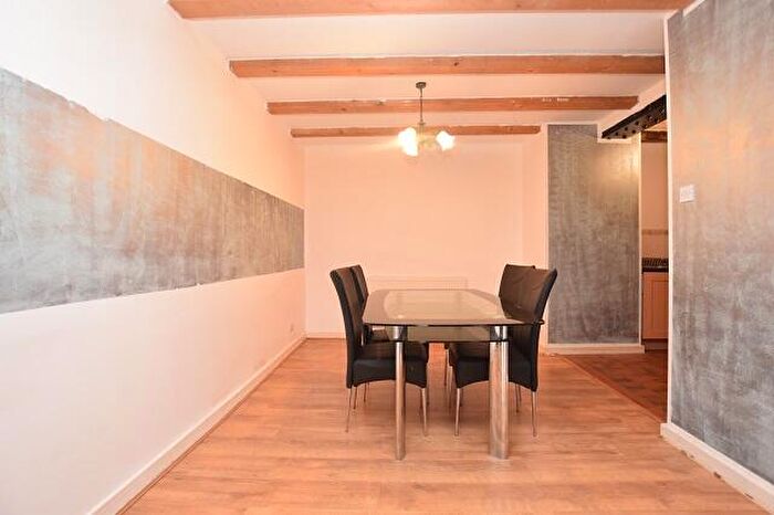 2 Bedroom Apartment To Rent In The Warehouse, Victoria Quays, S2
