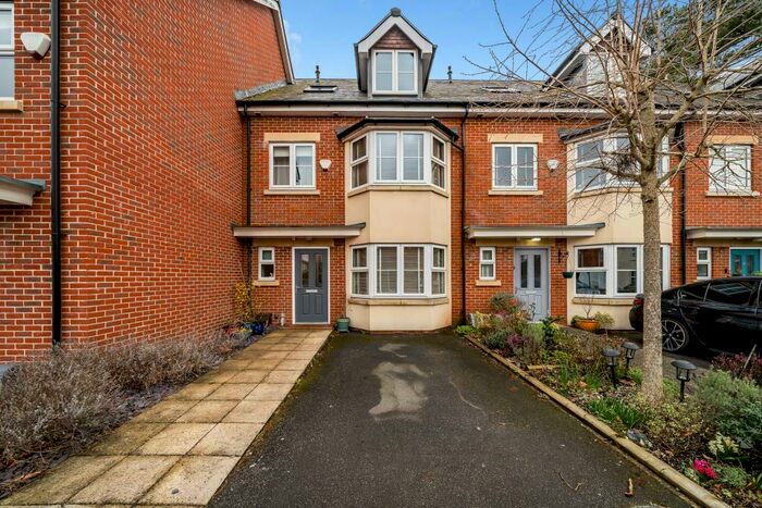 4 Bedroom Terraced House To Rent In Newbury, Berkshire, RG14