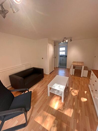 2 Bedroom Flat To Rent In Blenheim View, Leeds, LS2