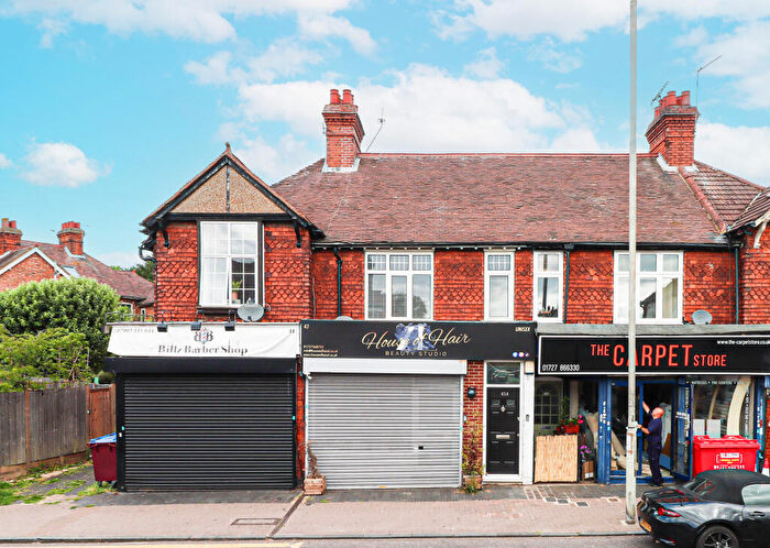 2 Bedroom Flat For Sale In Hatfield Road, St. Albans, Hertfordshire, AL1