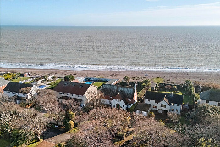 4 Bedroom Detached House For Sale In The Drive, Craigweil Private Estate, West Sussex, PO21