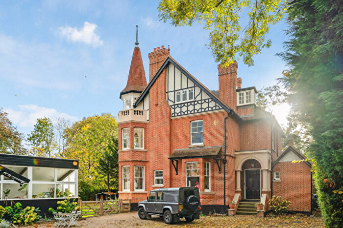 5 Bedroom Detached House To Rent In Bridge Road, East Molesey, KT8