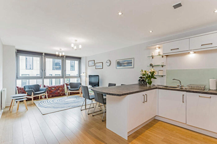 2 Bedroom Apartment To Rent In Albion Street, The Headline Building, Merchant City, G1