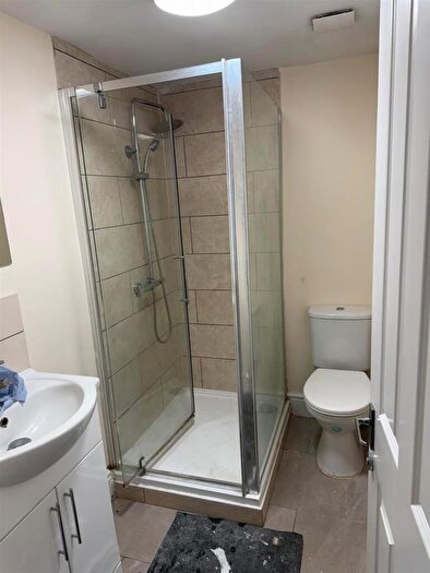 2 Bedroom Flat To Rent In Parkgate Road, Wallington, SM6