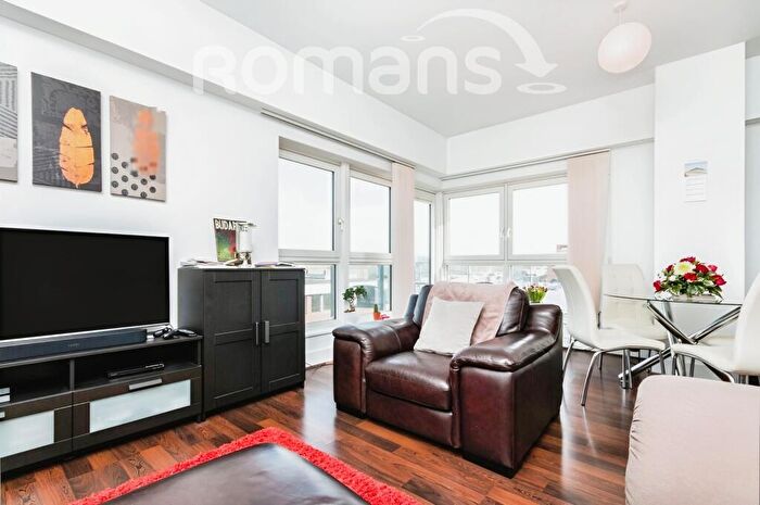 2 Bedroom Apartment To Rent In Skyline Plaza, Basingstoke, RG21