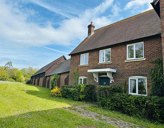 4 Bedroom Semi Detached House To Rent In Lake Farm Close, Ferndown, BH22
