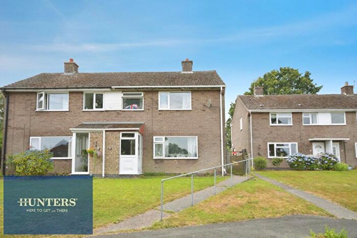 3 Bedroom Semi Detached House For Sale In Riggotts Way, Cutthorpe, Chesterfield, S42