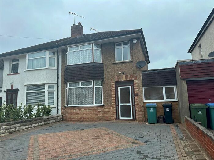 3 Bedroom Semi-Detached House To Rent In Eastlea Avenue, Watford, WD25