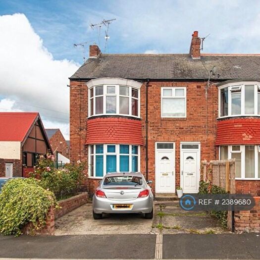 3 Bedroom Flat To Rent In Julian Avenue, Newcastle Upon Tyne, NE6