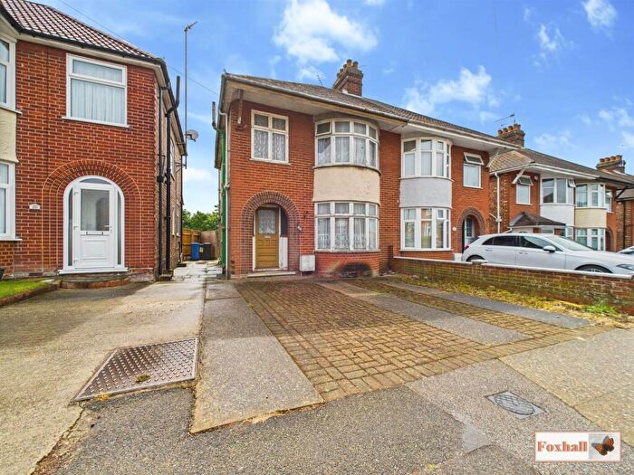 3 Bedroom Semi-Detached House For Sale In Ashcroft Road, Ipswich, IP1
