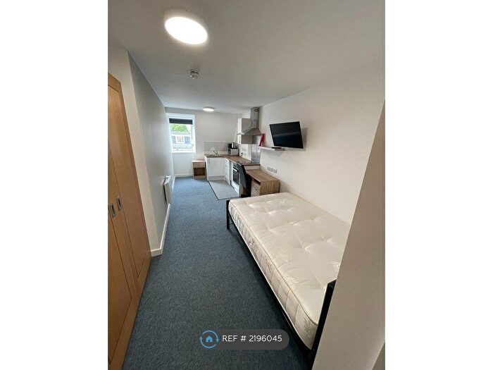 Studio To Rent In Princess Road West, Leicester, LE1