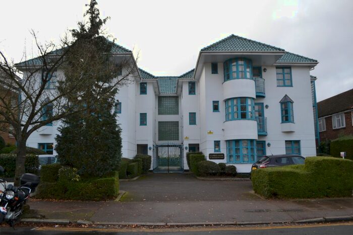 2 Bedroom Flat To Rent In St. Anns Court, Sunningfields Road, London, NW4